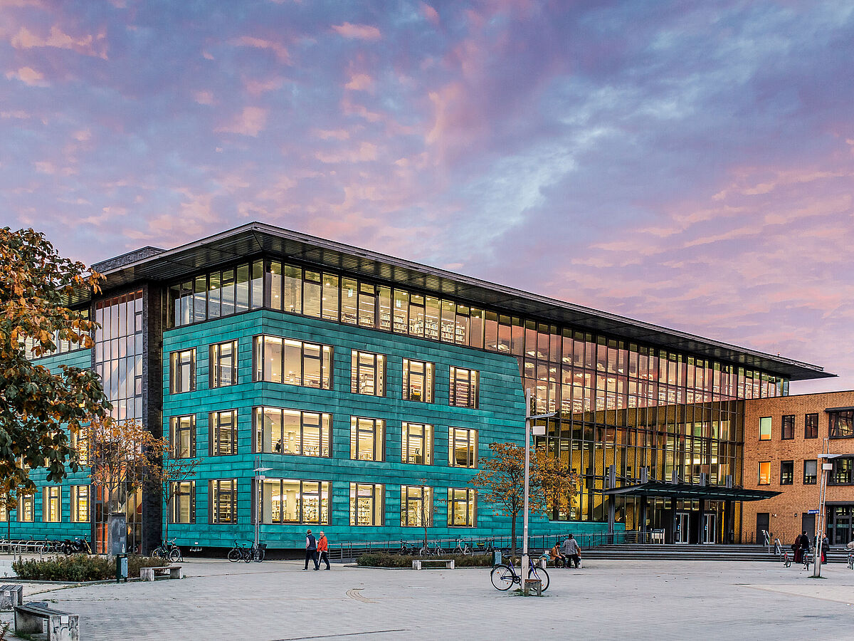 Zentrale Universitätsbibliothek